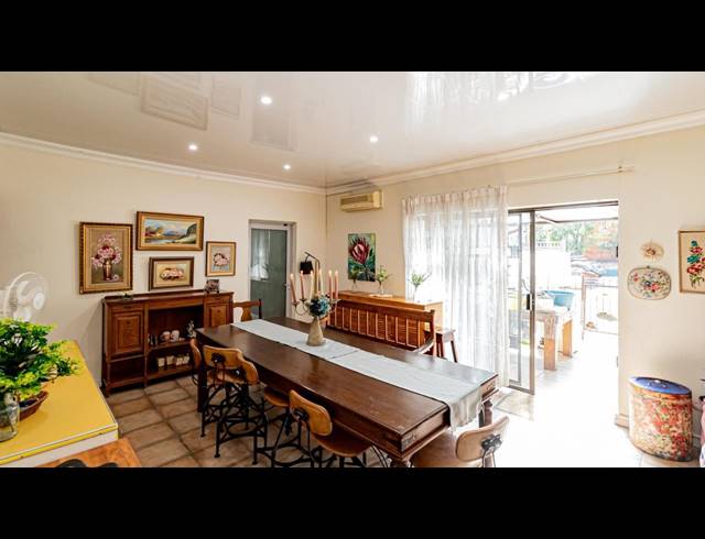 4 BEDROOM FREEHOLD FOR SALE IN BRACKENDOWNS